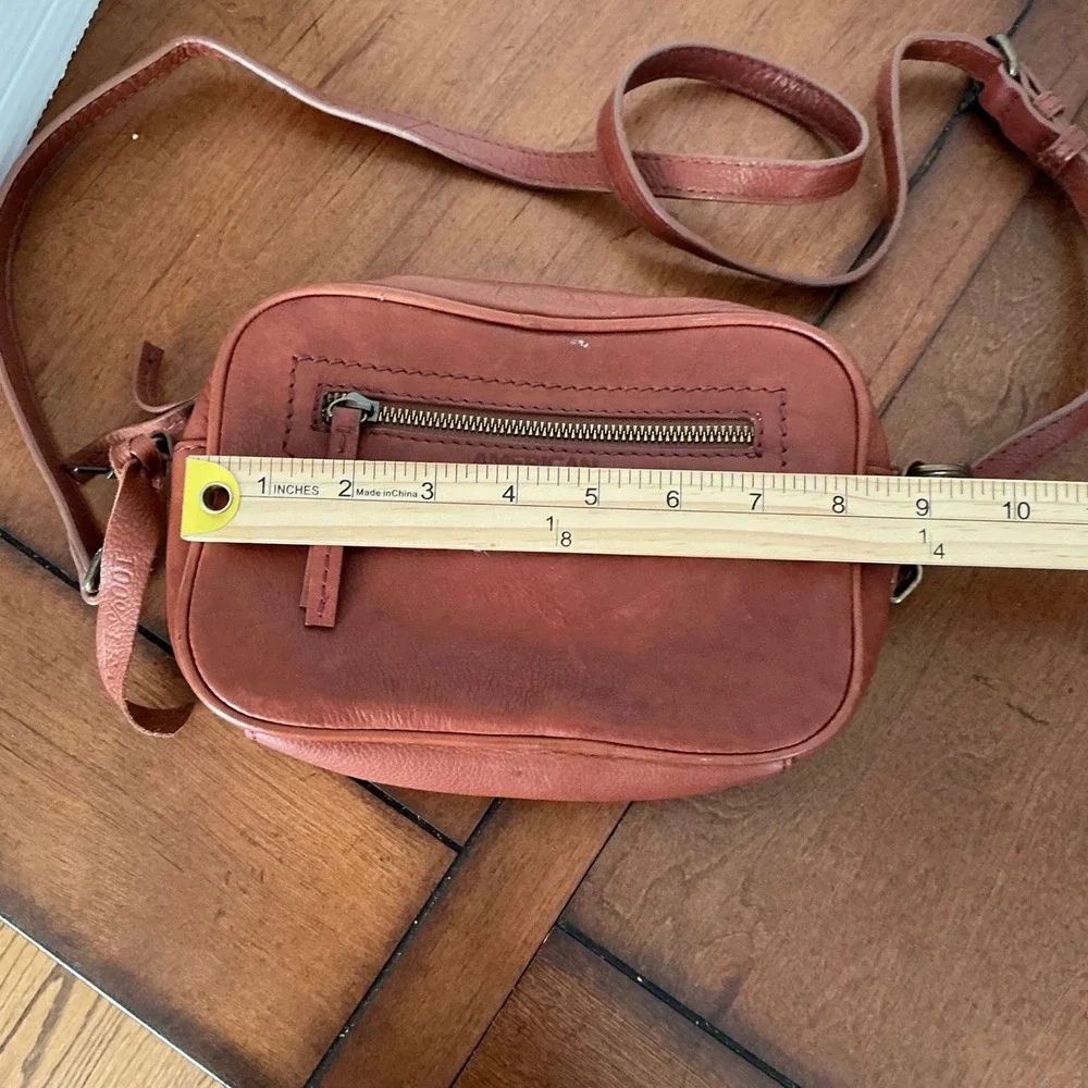 American Leather Co Cognac Brown Leather Crossbody Bag and Card Case Set - Picture 3 of 10